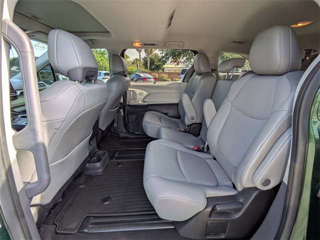 2023 Toyota Sienna XLE