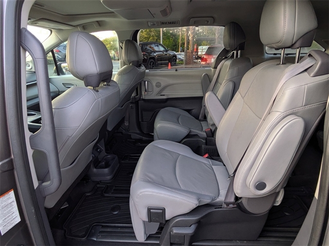 2022 Toyota Sienna Limited 7-Passenger