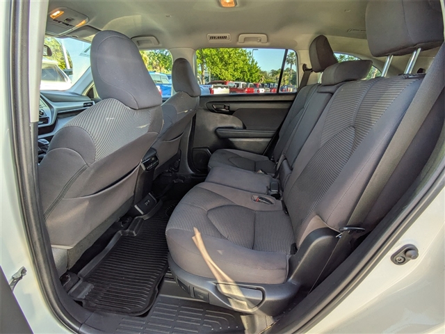 2021 Toyota Highlander LE