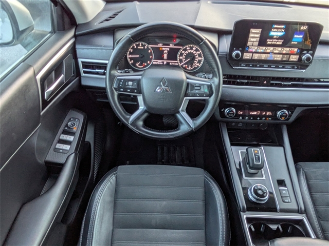 2022 Mitsubishi Outlander SE