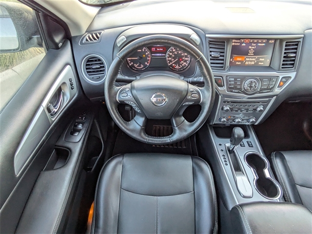 2020 Nissan Pathfinder SL