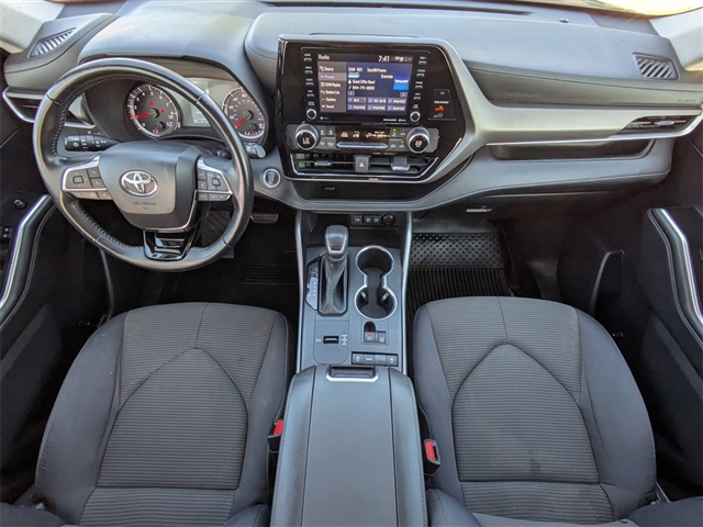 2021 Toyota Highlander LE