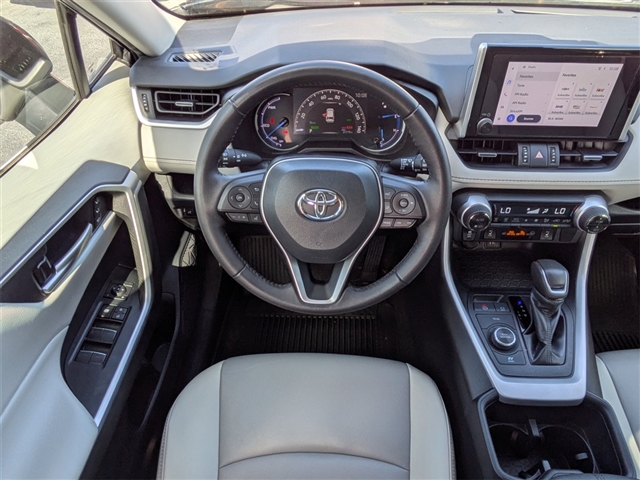 2023 Toyota RAV4 Hybrid XLE Premium