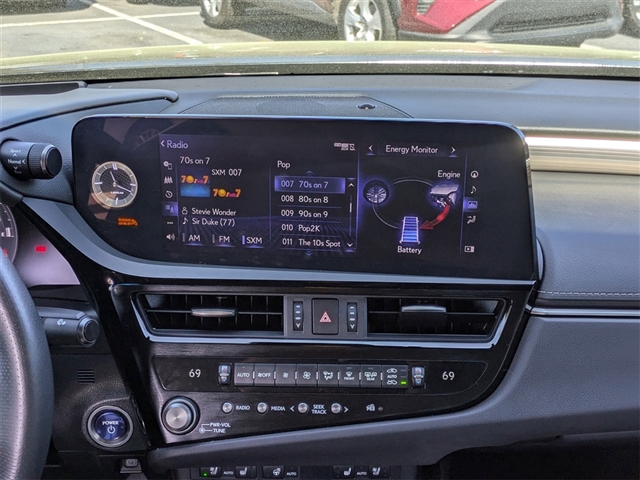 2022 Lexus ES 300h F SPORT