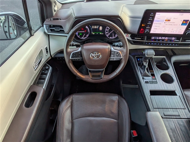 2021 Toyota Sienna Platinum 7-Passenger