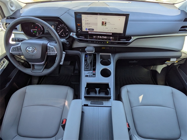2025 Toyota Sienna XLE 7-Passenger