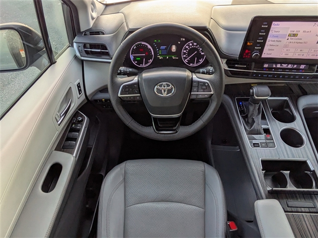 2022 Toyota Sienna Limited 7-Passenger