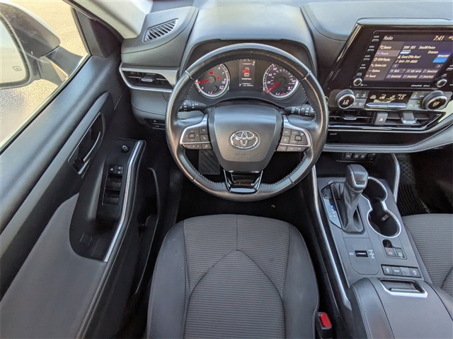 2021 Toyota Highlander LE