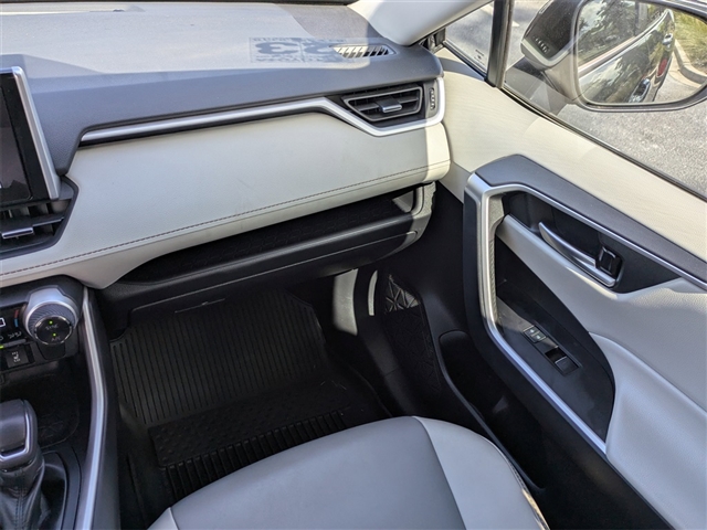 2023 Toyota RAV4 Hybrid XLE Premium