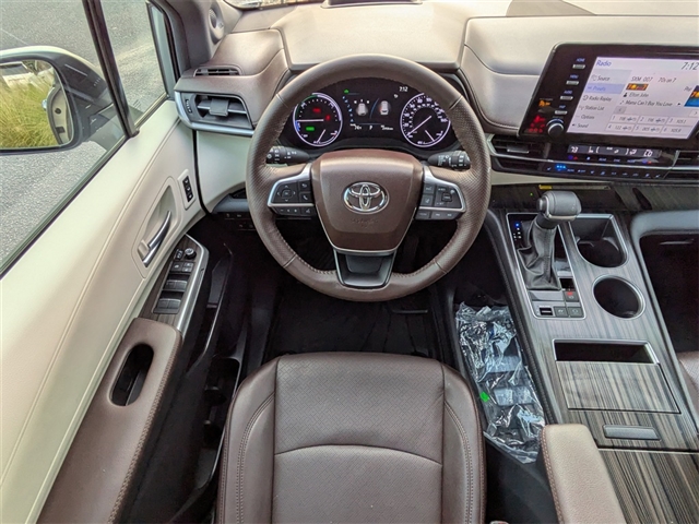 2024 Toyota Sienna Platinum 7-Passenger