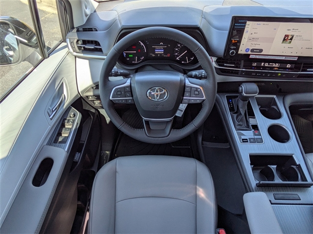 2025 Toyota Sienna XLE 7-Passenger