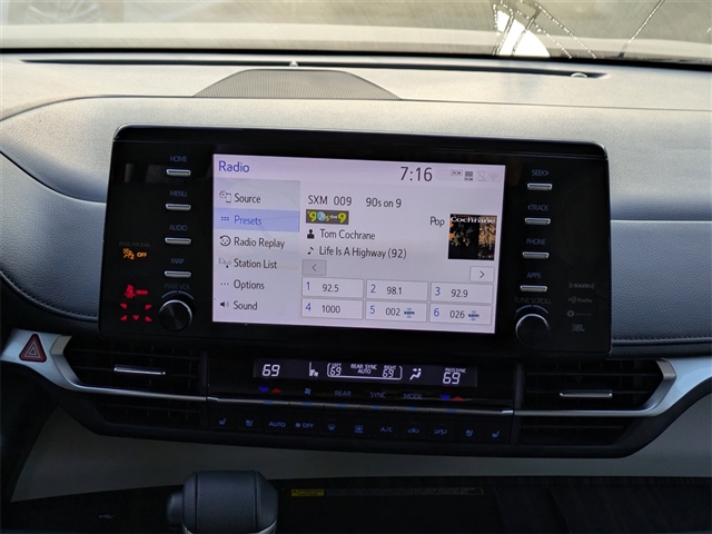 2022 Toyota Sienna Limited 7-Passenger
