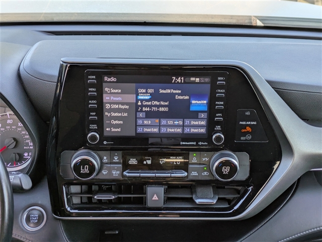 2021 Toyota Highlander LE