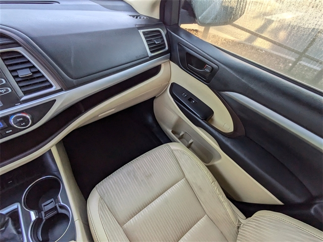 2017 Toyota Highlander LE