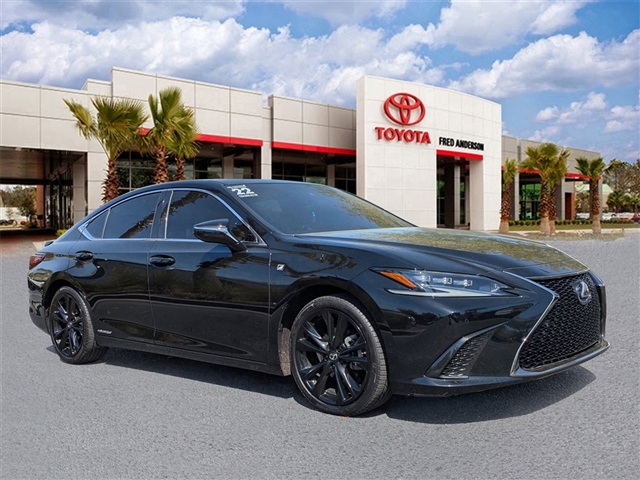 2022 Lexus ES 300h F SPORT