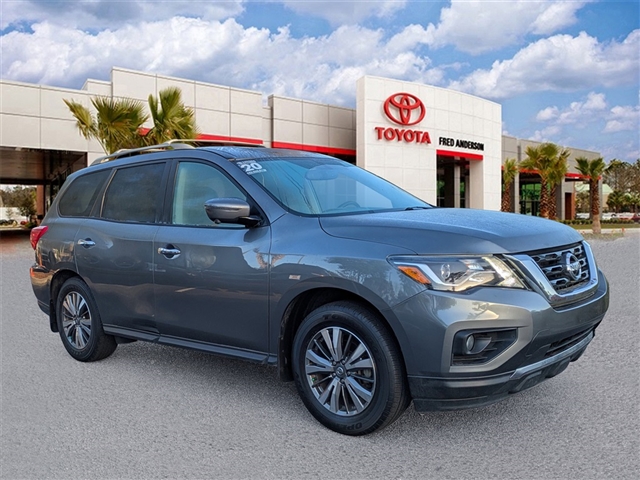 2020 Nissan Pathfinder SL
