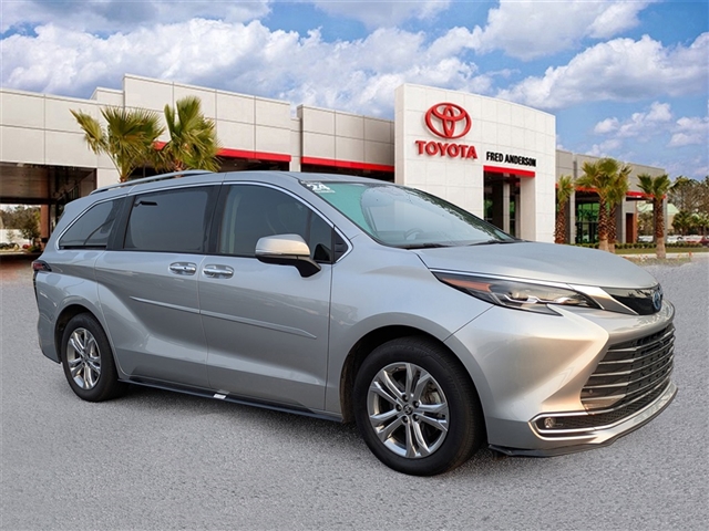 2024 Toyota Sienna Platinum 7-Passenger