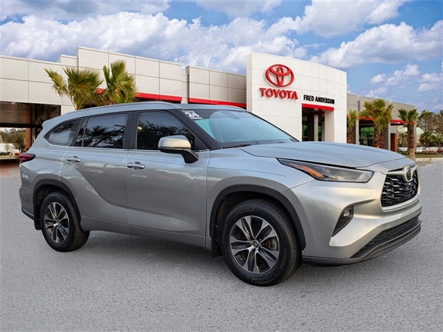 2024 Toyota Highlander XLE