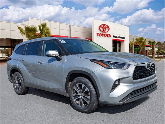 2024 Toyota Highlander LE