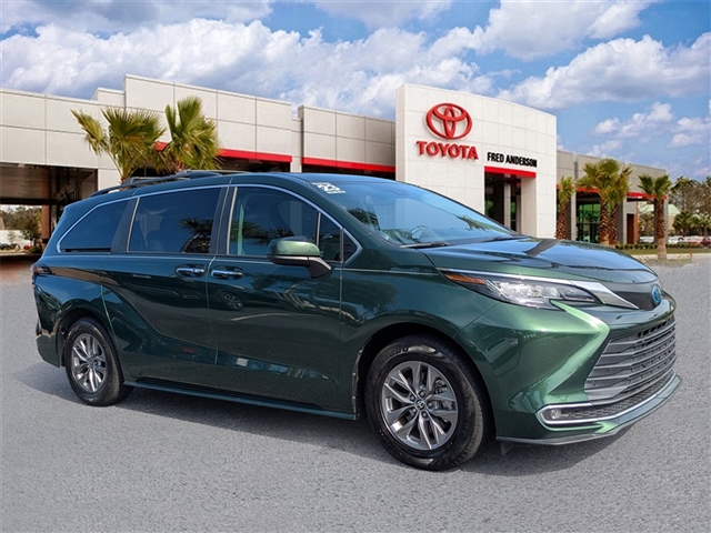 2023 Toyota Sienna XLE