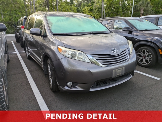 2017 Toyota Sienna XLE 7 Passenger