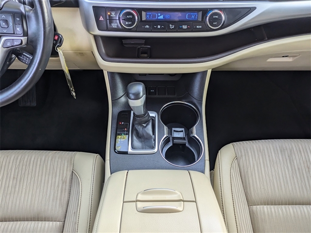 2017 Toyota Highlander LE