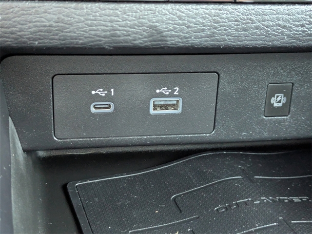 2022 Mitsubishi Outlander SE