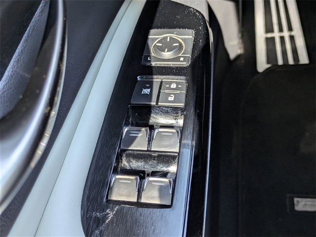 2022 Lexus ES 300h F SPORT