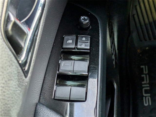 2022 Toyota Prius LE