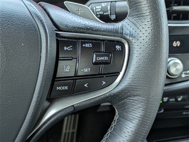 2022 Lexus ES 300h F SPORT