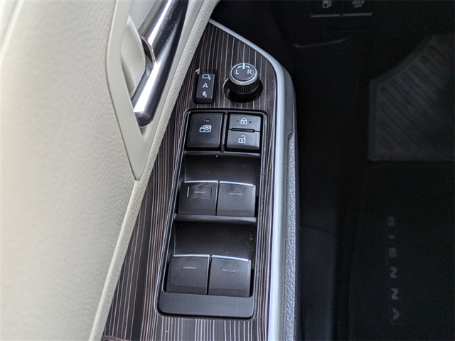 2021 Toyota Sienna Platinum 7-Passenger