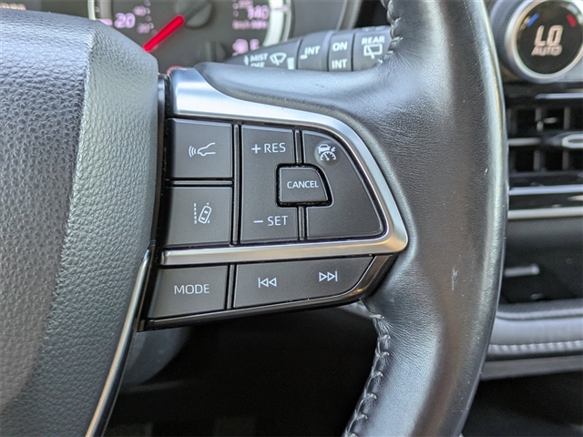 2021 Toyota Highlander LE