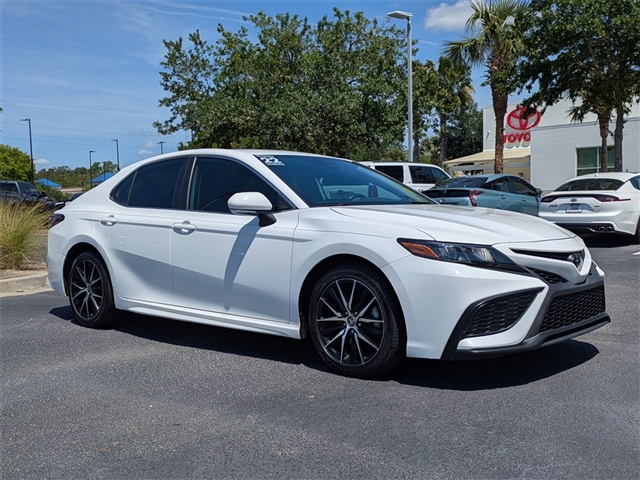 2022 Toyota Camry SE