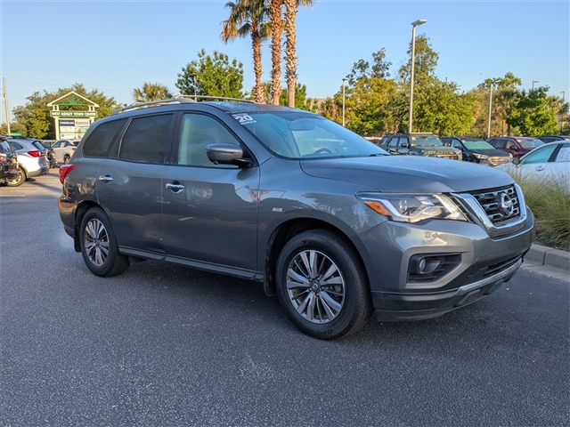 2020 Nissan Pathfinder SL