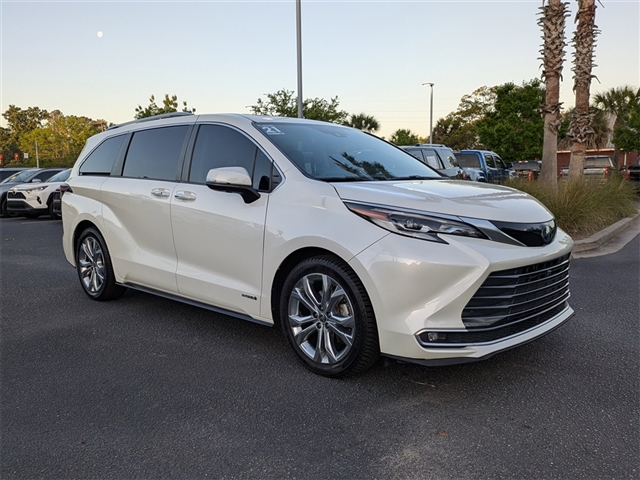 2021 Toyota Sienna Platinum 7-Passenger