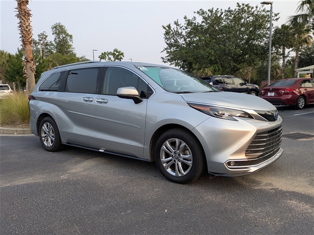 2024 Toyota Sienna Platinum 7-Passenger