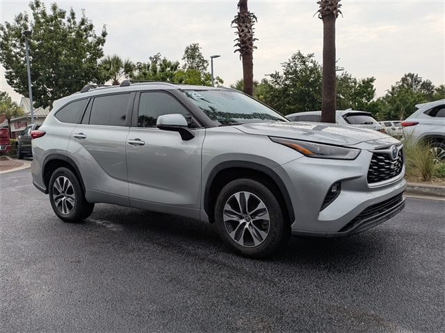 2023 Toyota Highlander Hybrid XLE