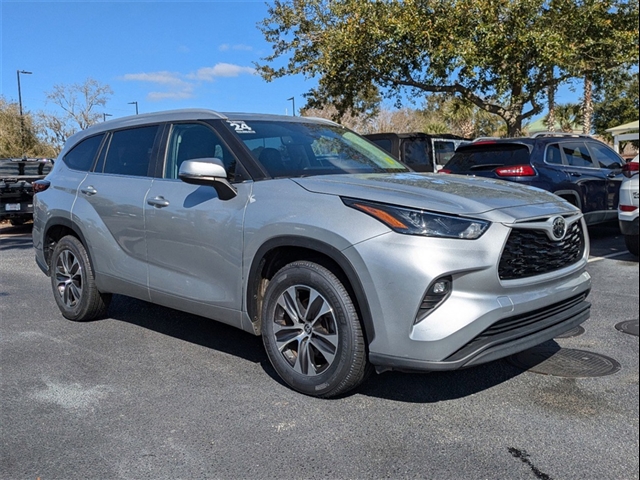 2024 Toyota Highlander LE