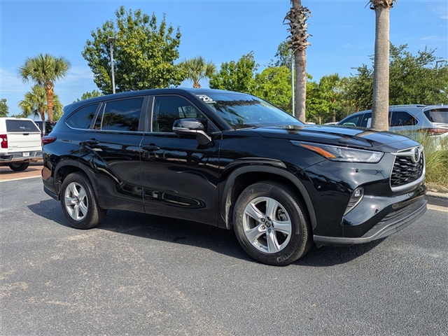 2023 Toyota Highlander LE