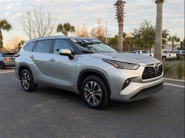 2024 Toyota Highlander LE