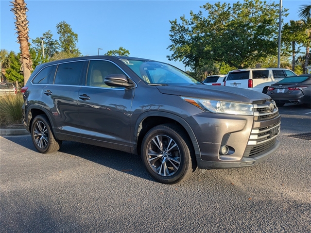 2017 Toyota Highlander LE