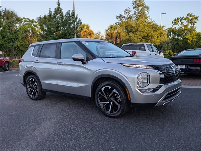 2022 Mitsubishi Outlander SE