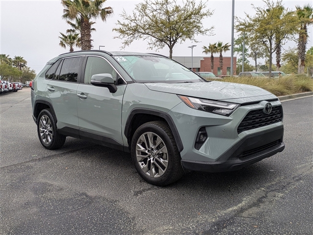 2022 Toyota RAV4 XLE Premium