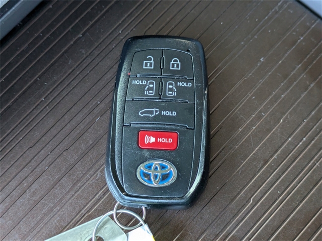 2023 Toyota Sienna XLE