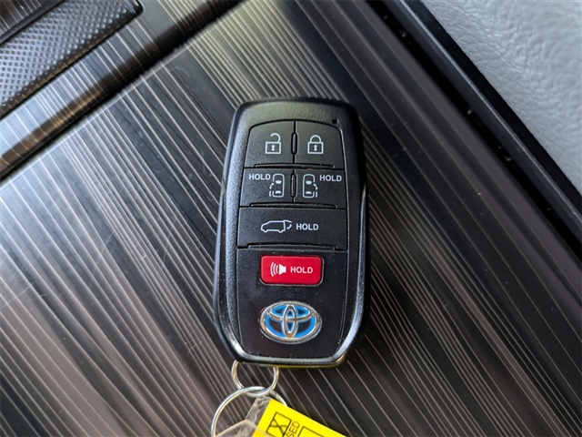 2022 Toyota Sienna Limited 7-Passenger