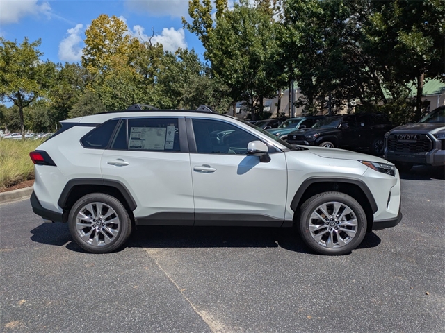 2025 Toyota RAV4 XLE Premium