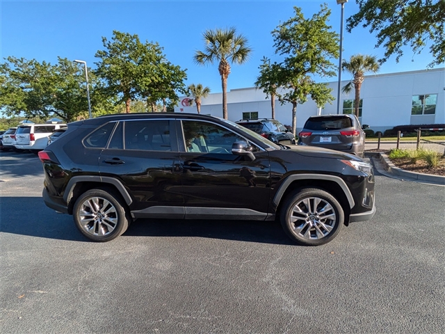 2022 Toyota RAV4 XLE Premium