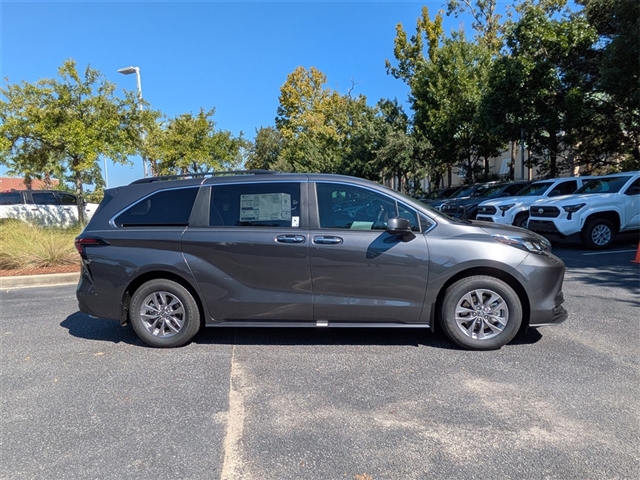 2025 Toyota Sienna XLE 7-Passenger