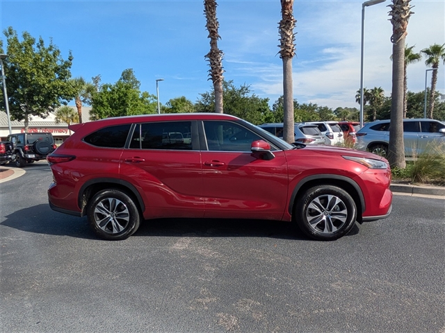 2023 Toyota Highlander Hybrid XLE