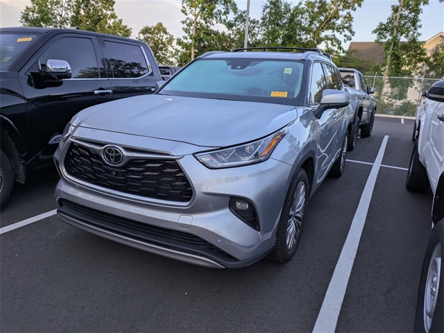 2023 Toyota Highlander Platinum